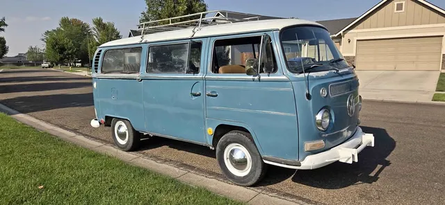 1968 Volkswagen Bus Bay Window