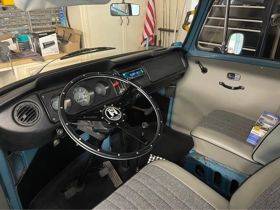 1968 Volkswagen Bay-Window Bus - Image 2 of 14