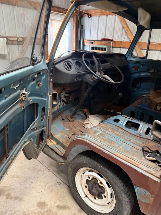 1968 Volkswagen Bay-Window Bus - Image 6 of 8