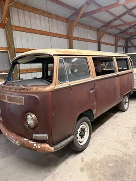 1968 Volkswagen Bus Bay Window