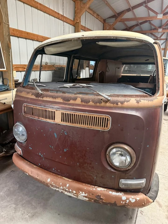 1968 Volkswagen Bay-Window Bus - Image 2 of 8
