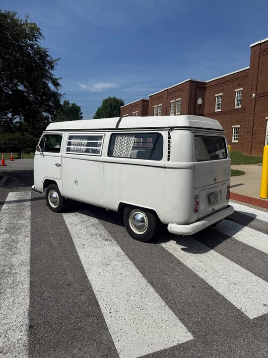 1968 Volkswagen Bay-Window Camper - Image 4 of 20