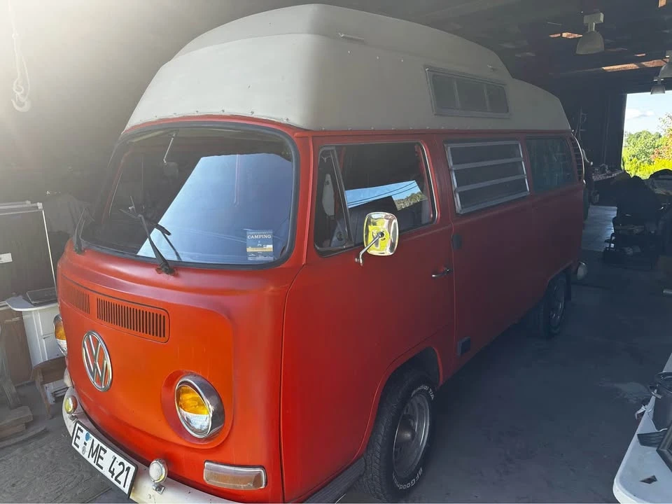 1968 Volkswagen Bay-Window Bus - Image 2 of 10