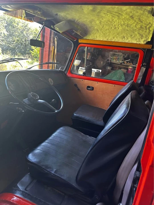 1968 Volkswagen Bay-Window Bus - Image 7 of 10