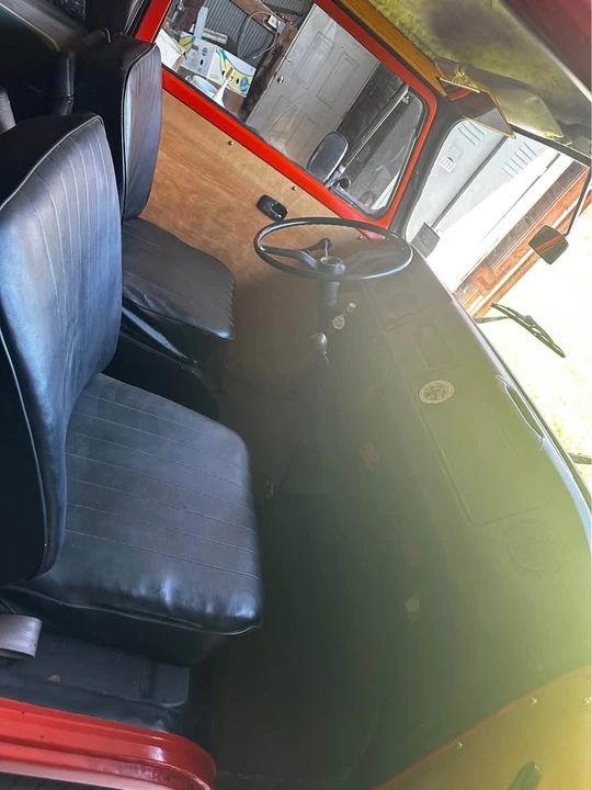 1968 Volkswagen Bay-Window Bus - Image 9 of 10