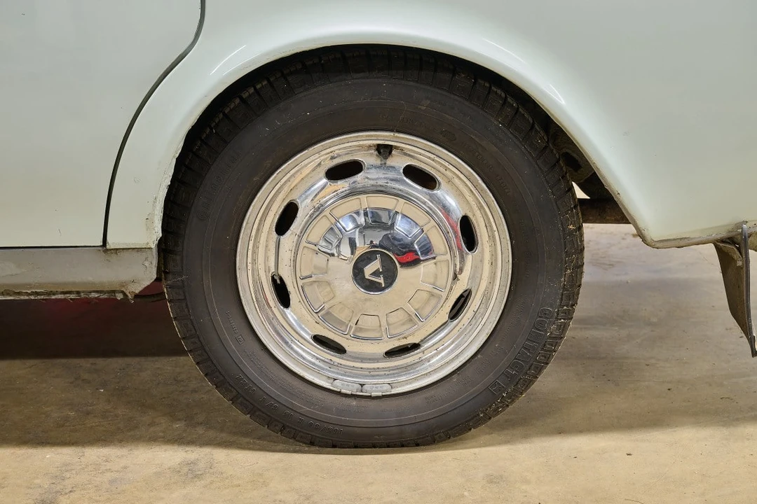 1968 Volvo 144 - Image 17 of 30