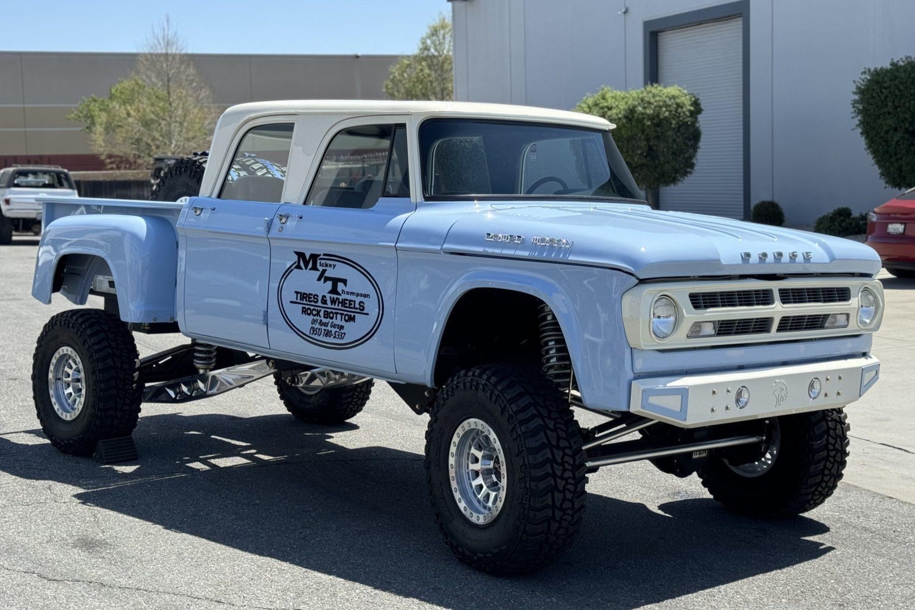 Hellcat Redeye–Powered 1968 Dodge W200 Power Wagon Crew Cab 4×4