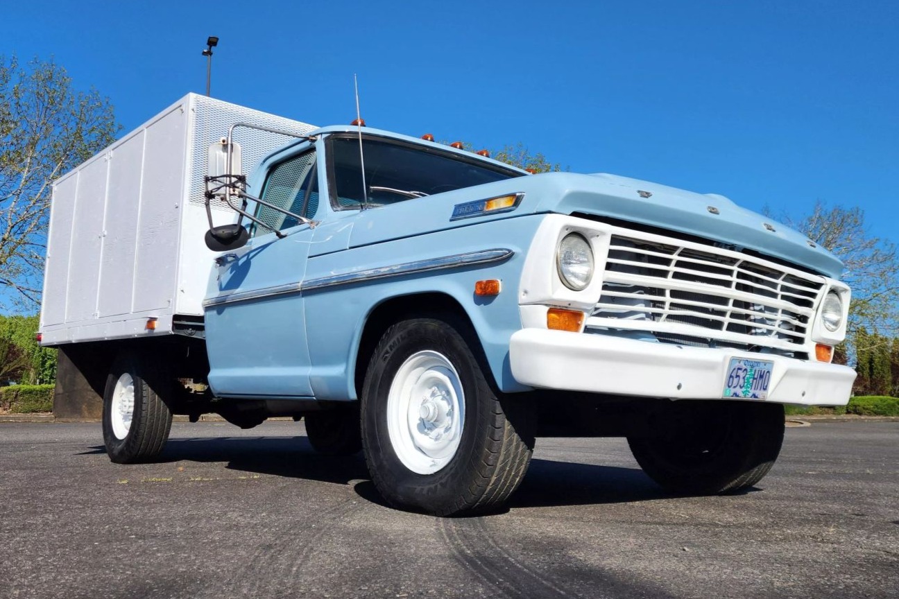 1968 Ford F-250 Flatbed
