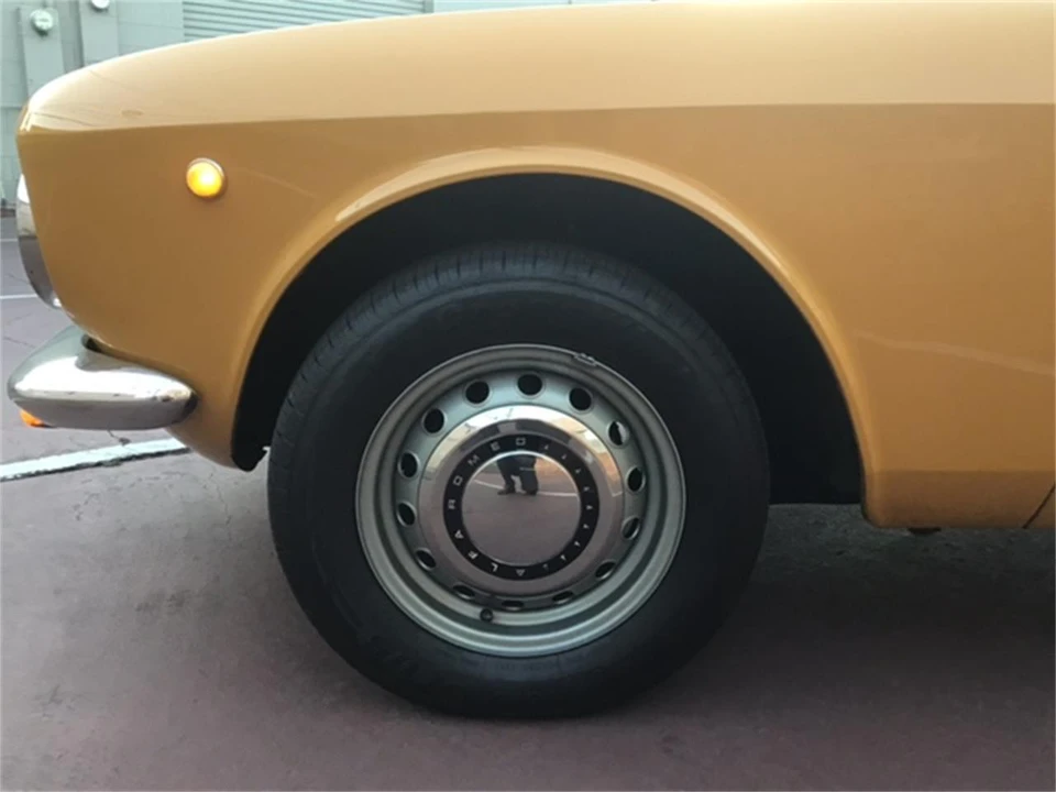 1969 Alfa Romeo 1750 GT Veloce - Image 17 of 31