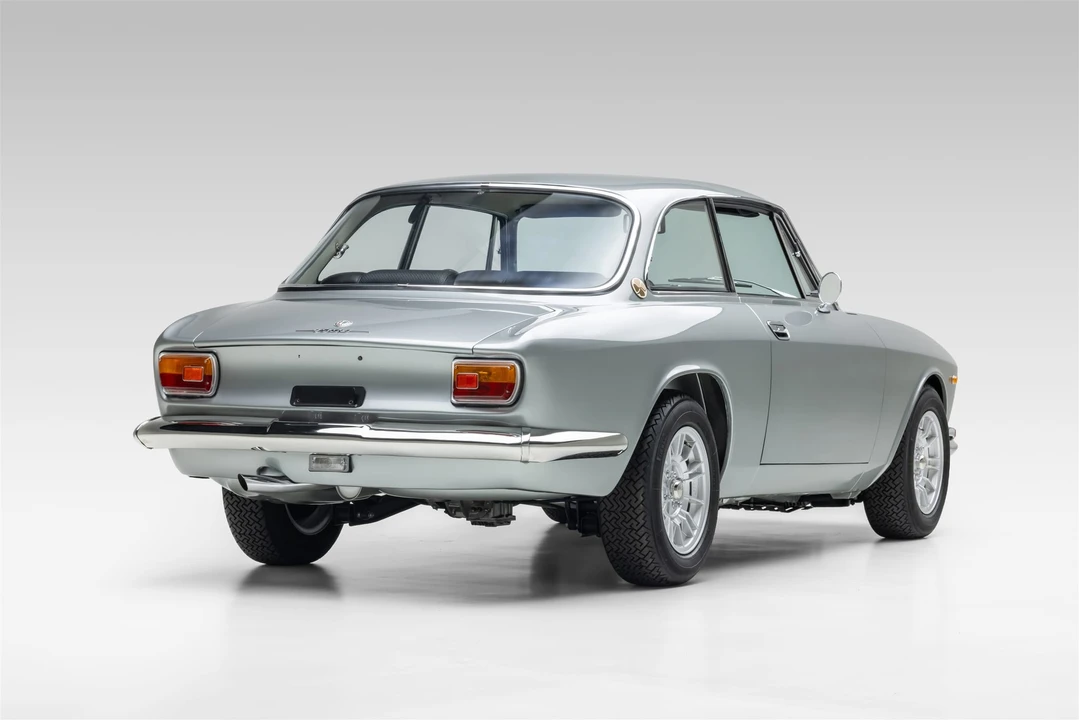 1969 Alfa Romeo 1750 GT Veloce - Image 10 of 31