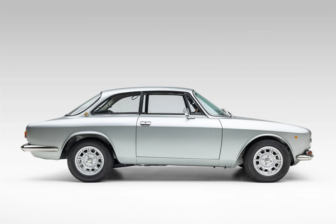 1969 Alfa Romeo 1750 GT Veloce - Image 15 of 31