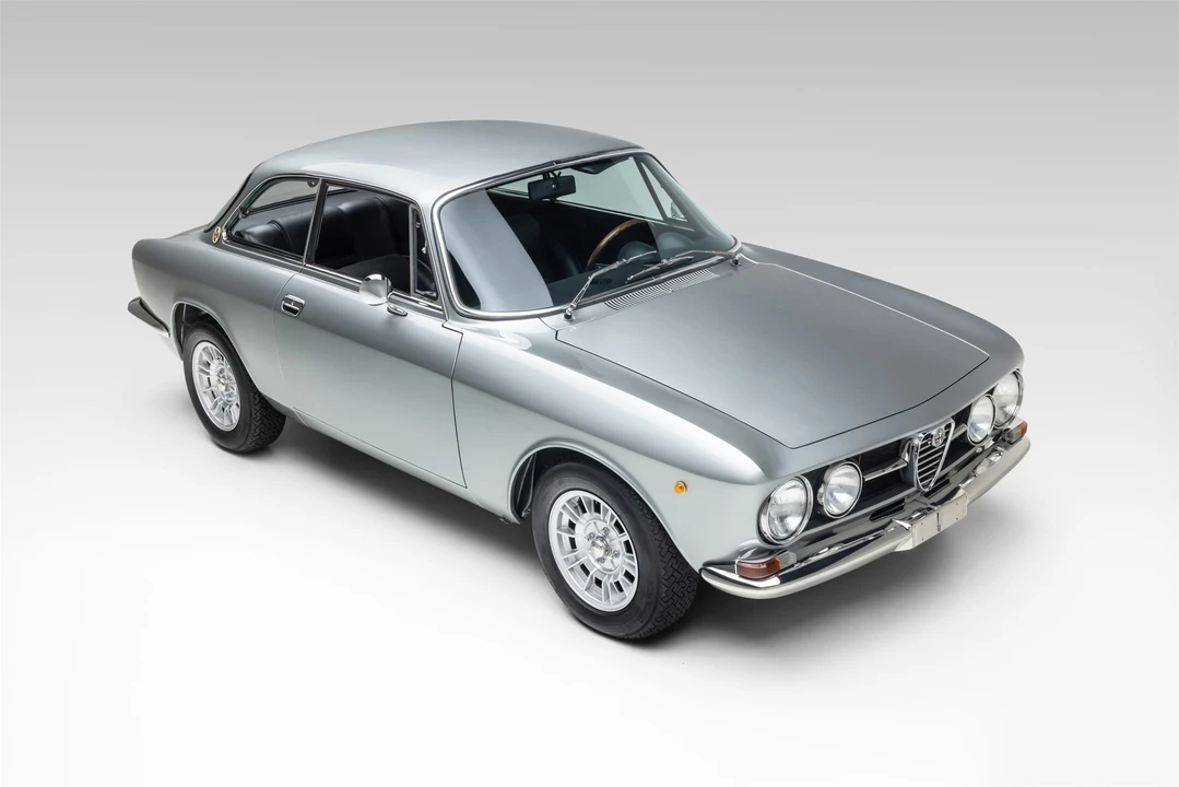 1969 Alfa Romeo 1750 GT Veloce - Image 17 of 31