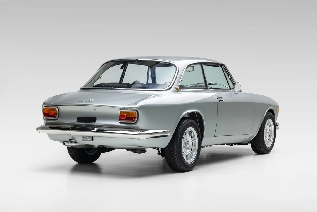 1969 Alfa Romeo 1750 GT Veloce - Image 9 of 31