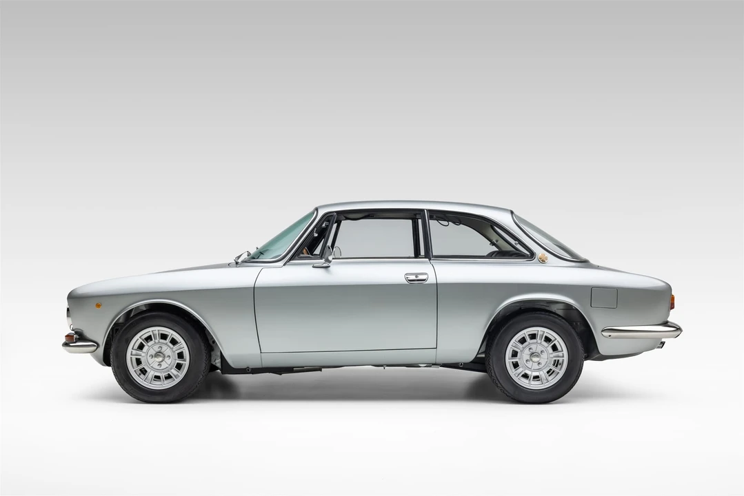 1969 Alfa Romeo 1750 GT Veloce - Image 4 of 31