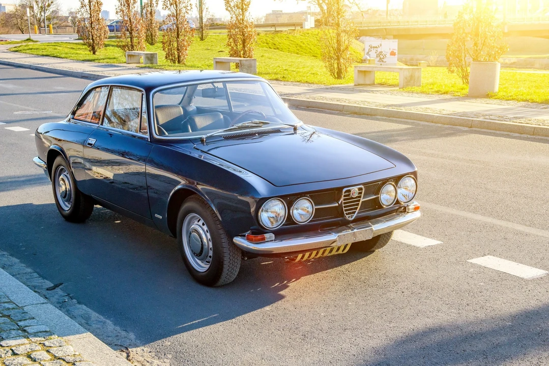 1969 Alfa Romeo 1750 GT Veloce - Image 8 of 31