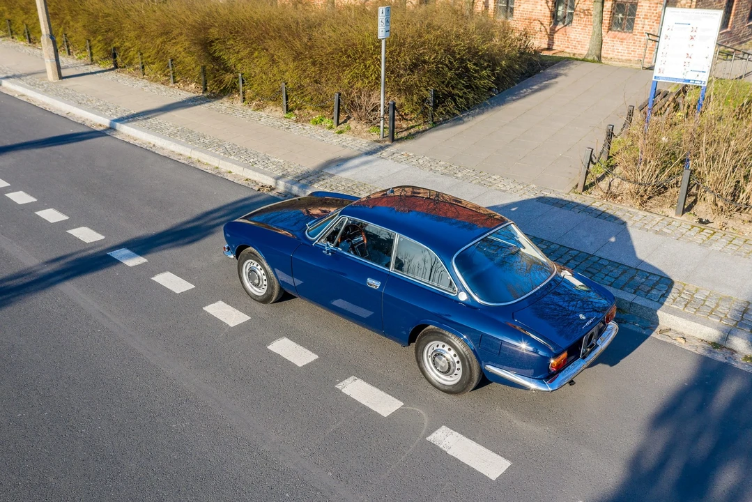 1969 Alfa Romeo 1750 GT Veloce - Image 9 of 31