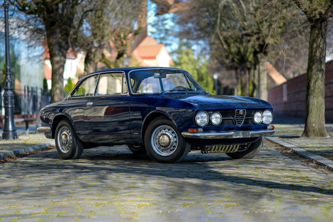 1969 Alfa Romeo 1750 GT Veloce - Image 4 of 31