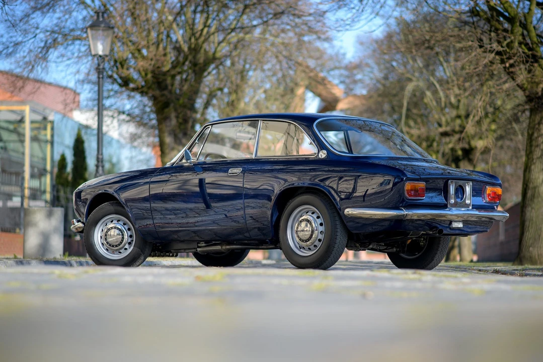 1969 Alfa Romeo 1750 GT Veloce - Image 6 of 31