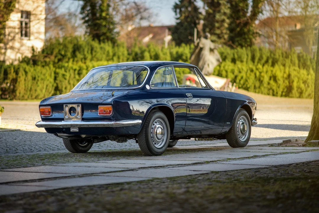 1969 Alfa Romeo 1750 GT Veloce - Image 5 of 31