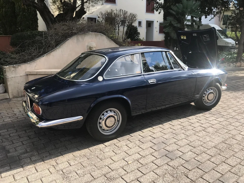 1969 Alfa Romeo 1750 GT Veloce - Image 23 of 31