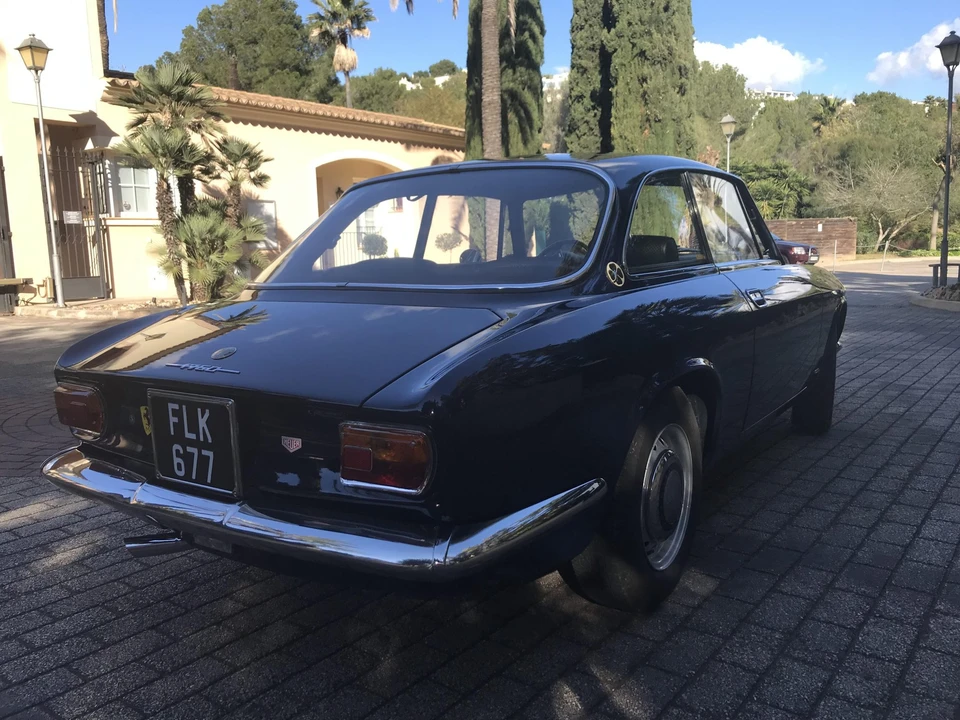 1969 Alfa Romeo 1750 GT Veloce - Image 27 of 31