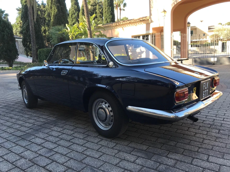 1969 Alfa Romeo 1750 GT Veloce - Image 31 of 31