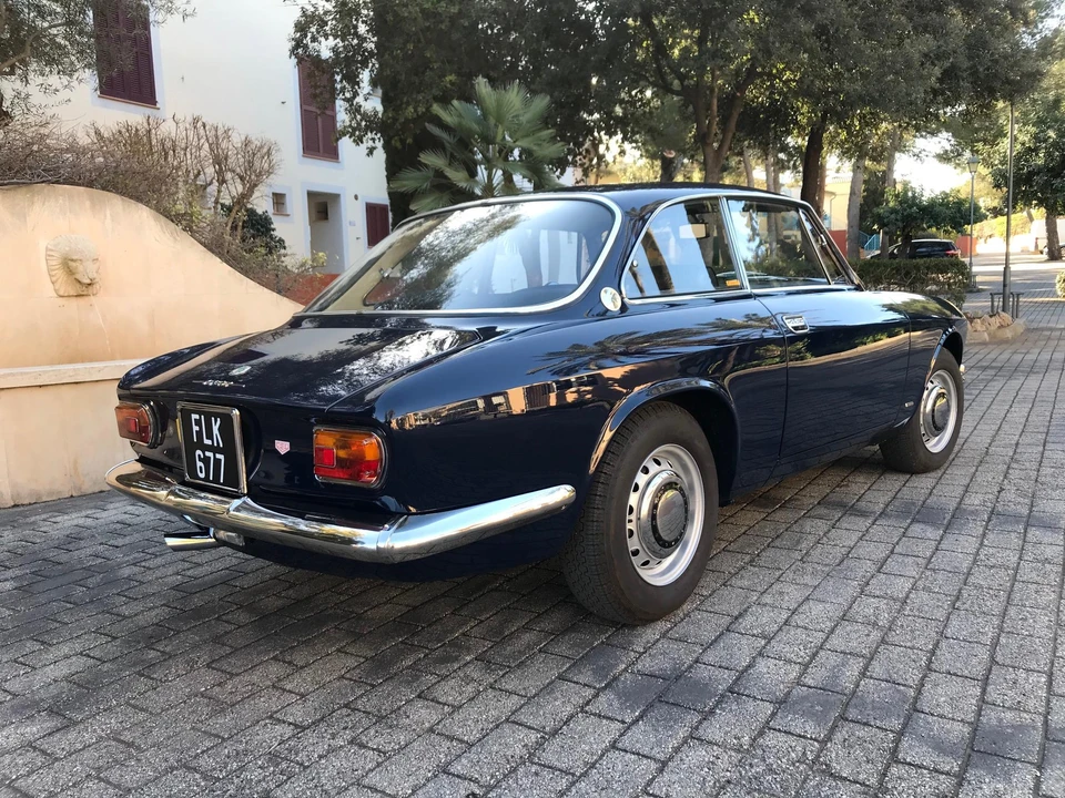 1969 Alfa Romeo 1750 GT Veloce - Image 25 of 31