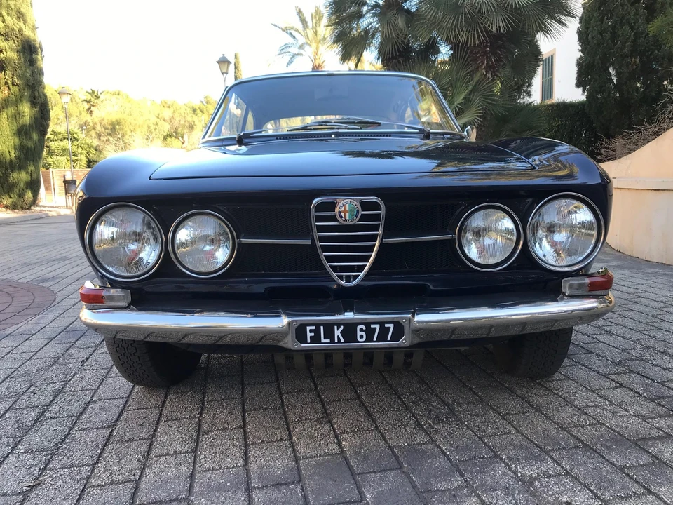 1969 Alfa Romeo 1750 GT Veloce - Image 17 of 31