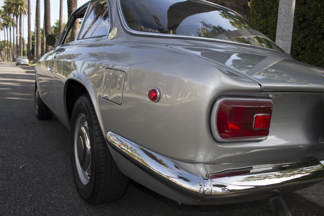 1969 Alfa Romeo 1750 GT Veloce - Image 26 of 31