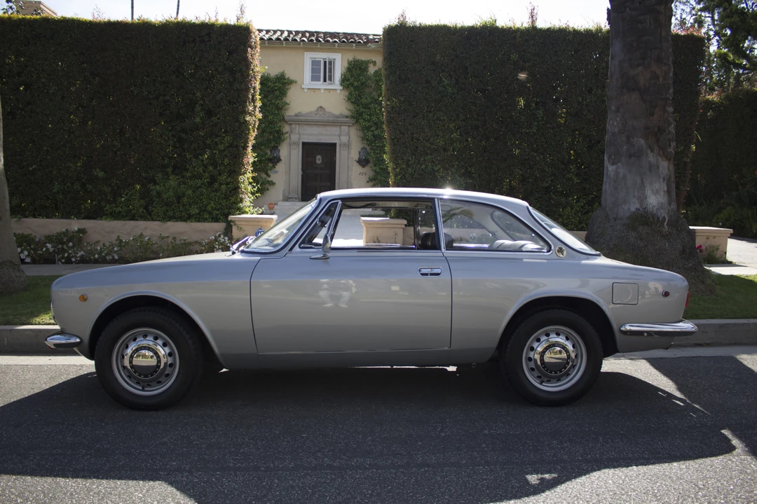 1969 Alfa Romeo 1750 GT Veloce - Image 22 of 31