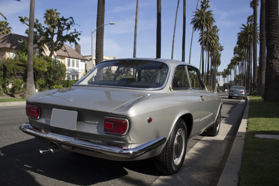 1969 Alfa Romeo 1750 GT Veloce - Image 25 of 31