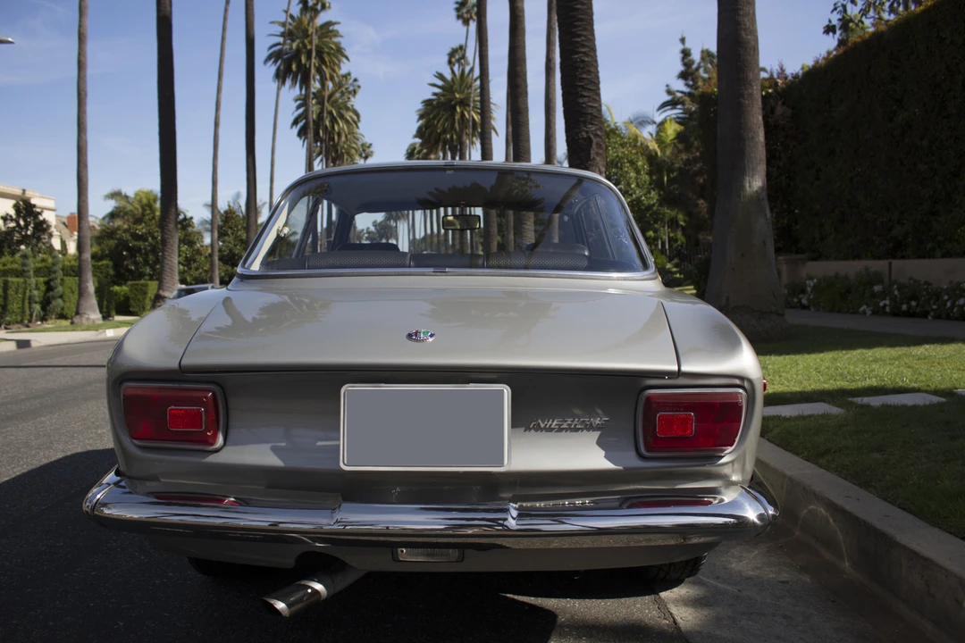 1969 Alfa Romeo 1750 GT Veloce - Image 24 of 31