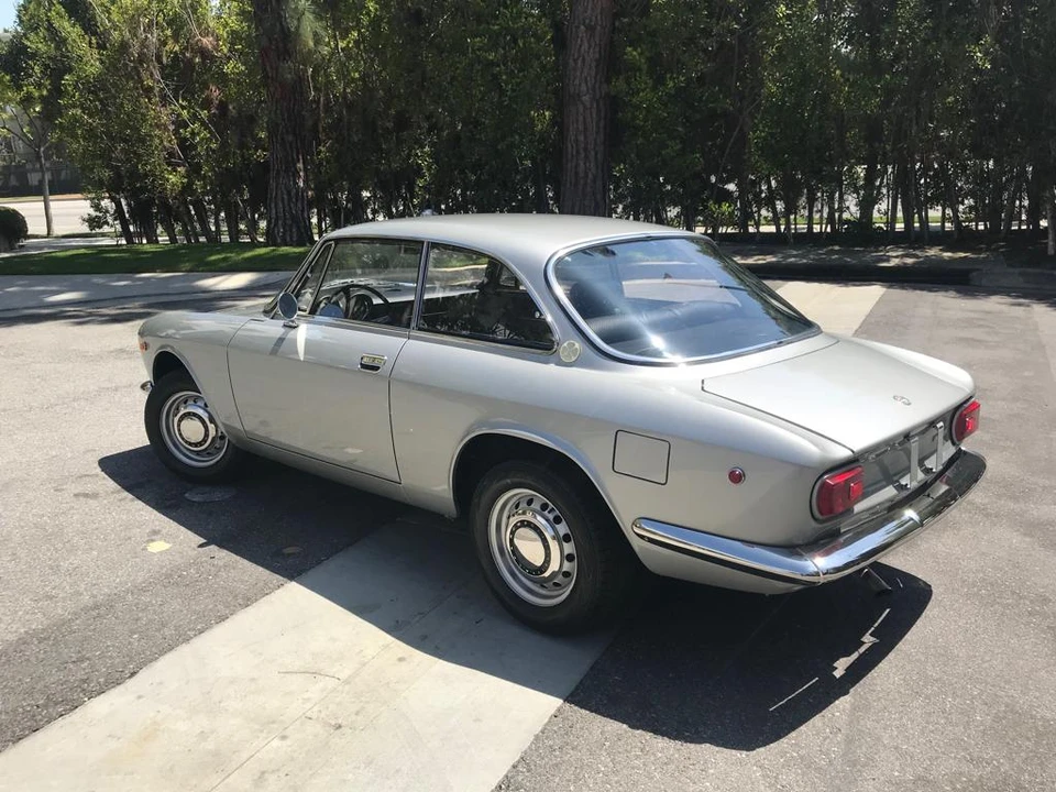 1969 Alfa Romeo 1750 GT Veloce - Image 7 of 31