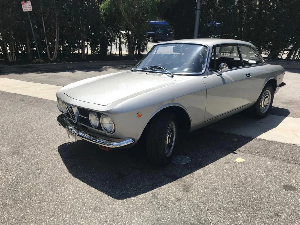 1969 Alfa Romeo 1750 GT Veloce - Image 10 of 31