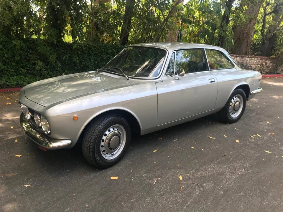 1969 Alfa Romeo 1750 GT Veloce - Image 12 of 31