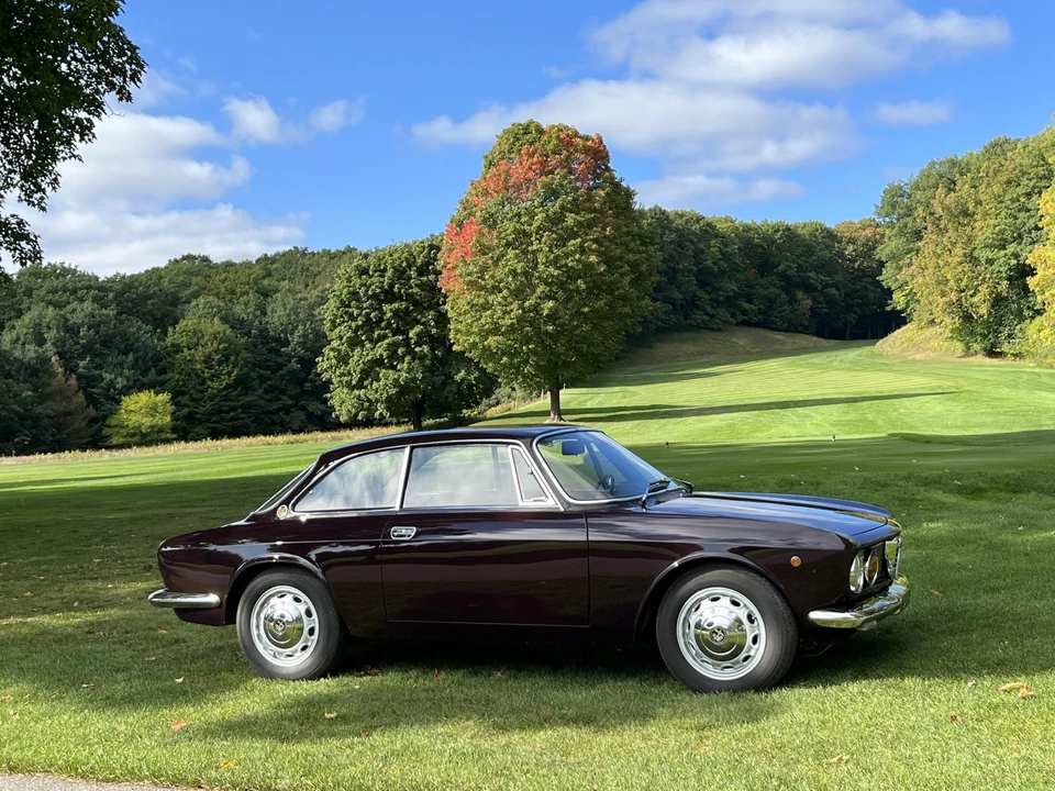 1969 Alfa Romeo 1750 GT Veloce - Image 17 of 31