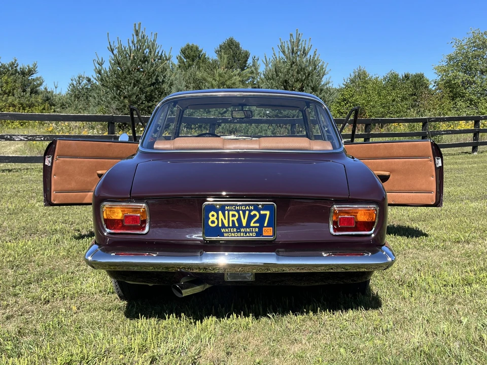 1969 Alfa Romeo 1750 GT Veloce - Image 9 of 31