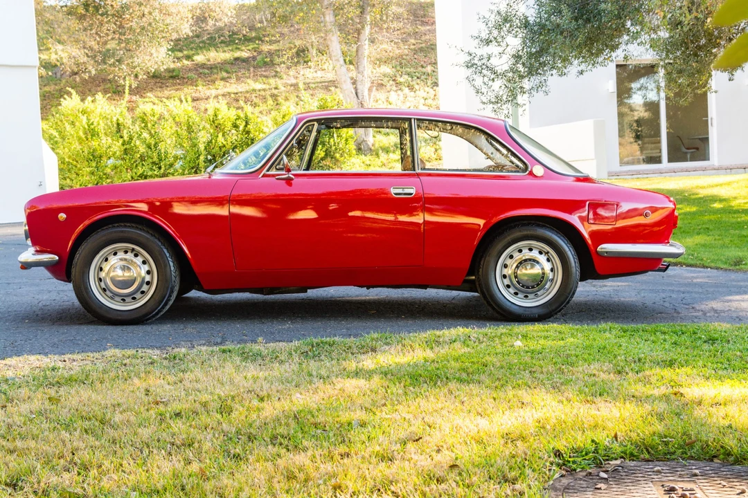 1969 Alfa Romeo 1750 GT Veloce - Image 5 of 31