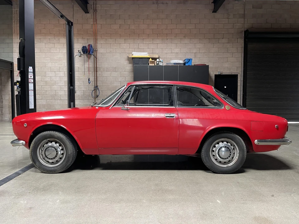 1969 Alfa Romeo 1750 GT Veloce - Image 21 of 31