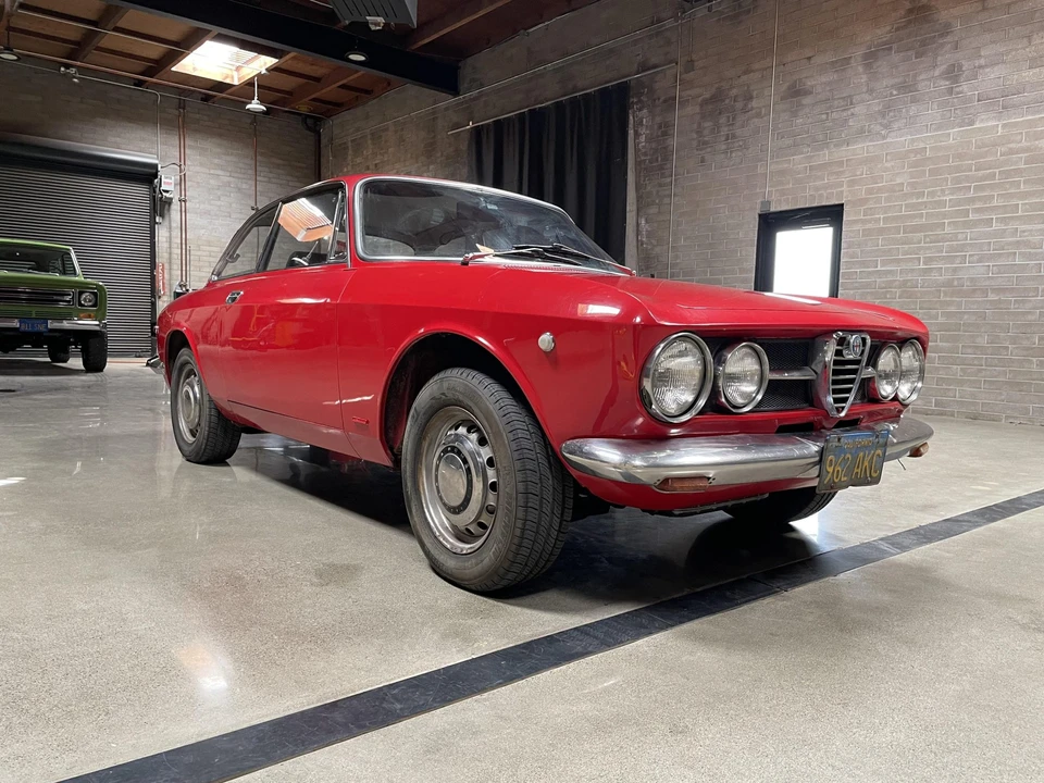 1969 Alfa Romeo 1750 GT Veloce - Image 4 of 31