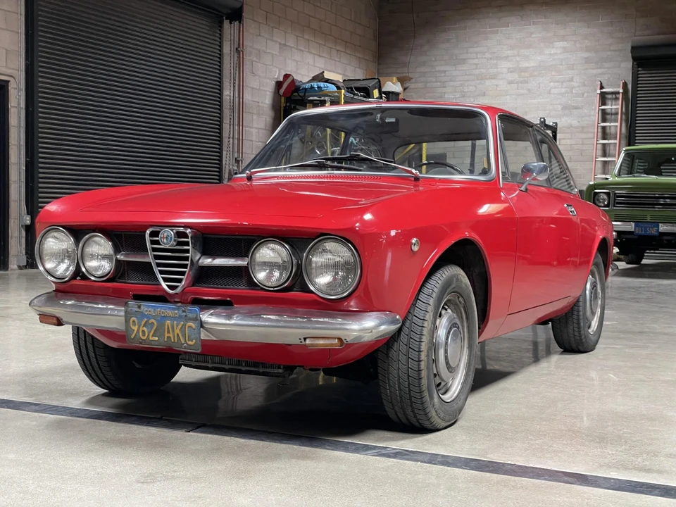 1969 Alfa Romeo 1750 GT Veloce - Image 13 of 31