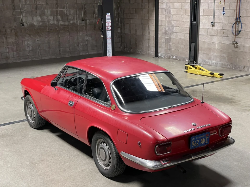1969 Alfa Romeo 1750 GT Veloce - Image 24 of 31