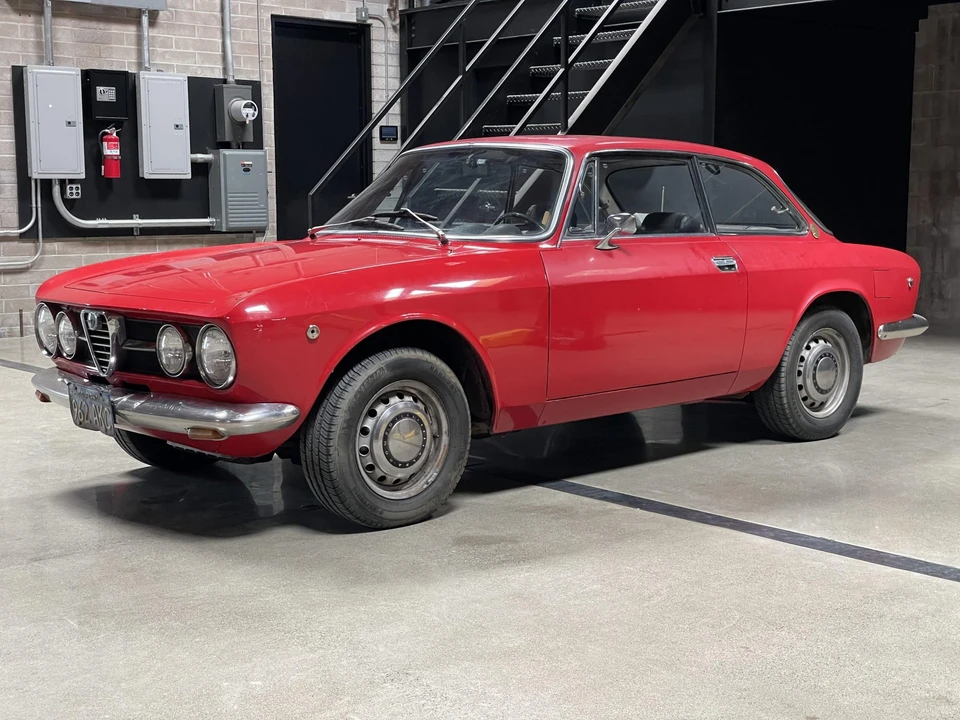 1969 Alfa Romeo 1750 GT Veloce - Image 19 of 31