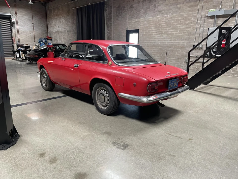 1969 Alfa Romeo 1750 GT Veloce - Image 22 of 31