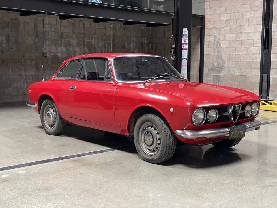 1969 Alfa Romeo 1750 GT Veloce - Image 2 of 31