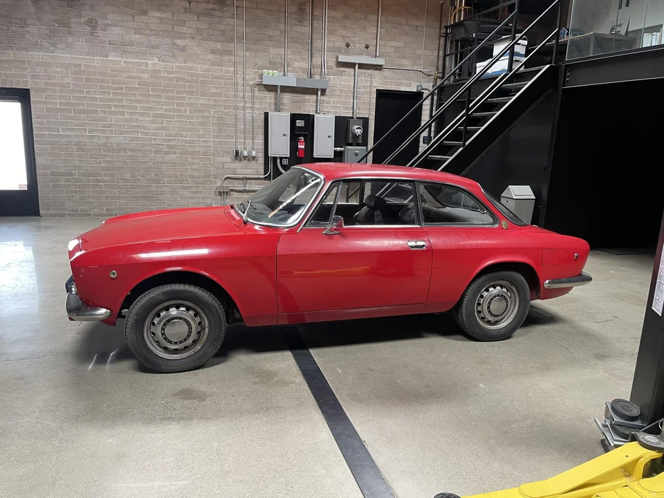 1969 Alfa Romeo 1750 GT Veloce - Image 20 of 31