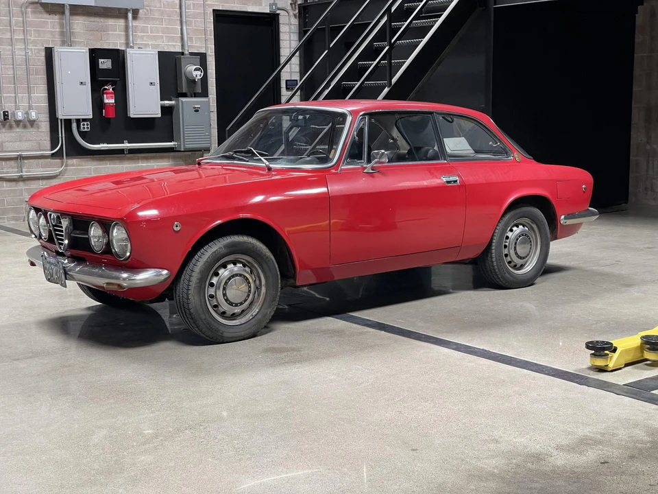 1969 Alfa Romeo 1750 GT Veloce - Image 18 of 31