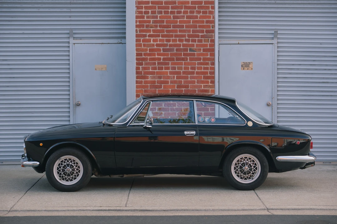 1969 Alfa Romeo 1750 GT Veloce - Image 18 of 31