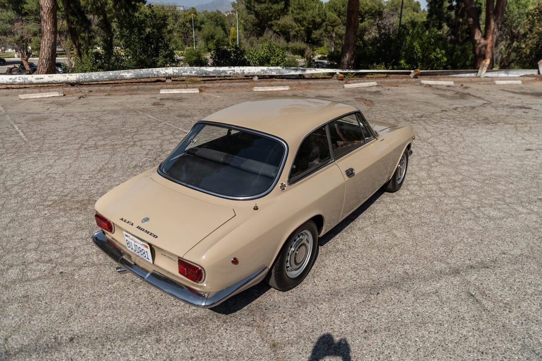 1969 Alfa Romeo 1750 GT Veloce - Image 13 of 31