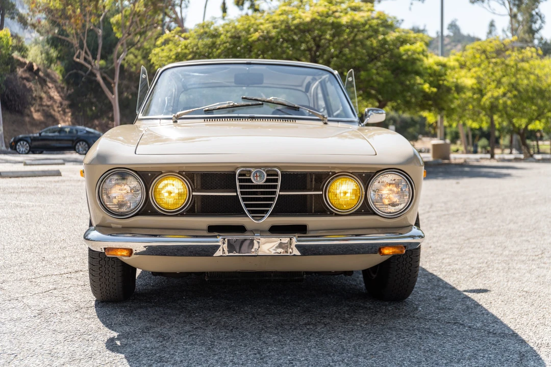 1969 Alfa Romeo 1750 GT Veloce - Image 22 of 31